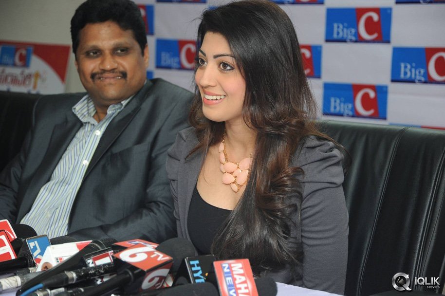 Pranitha-Launches-Big-C-Dussehra-Offers